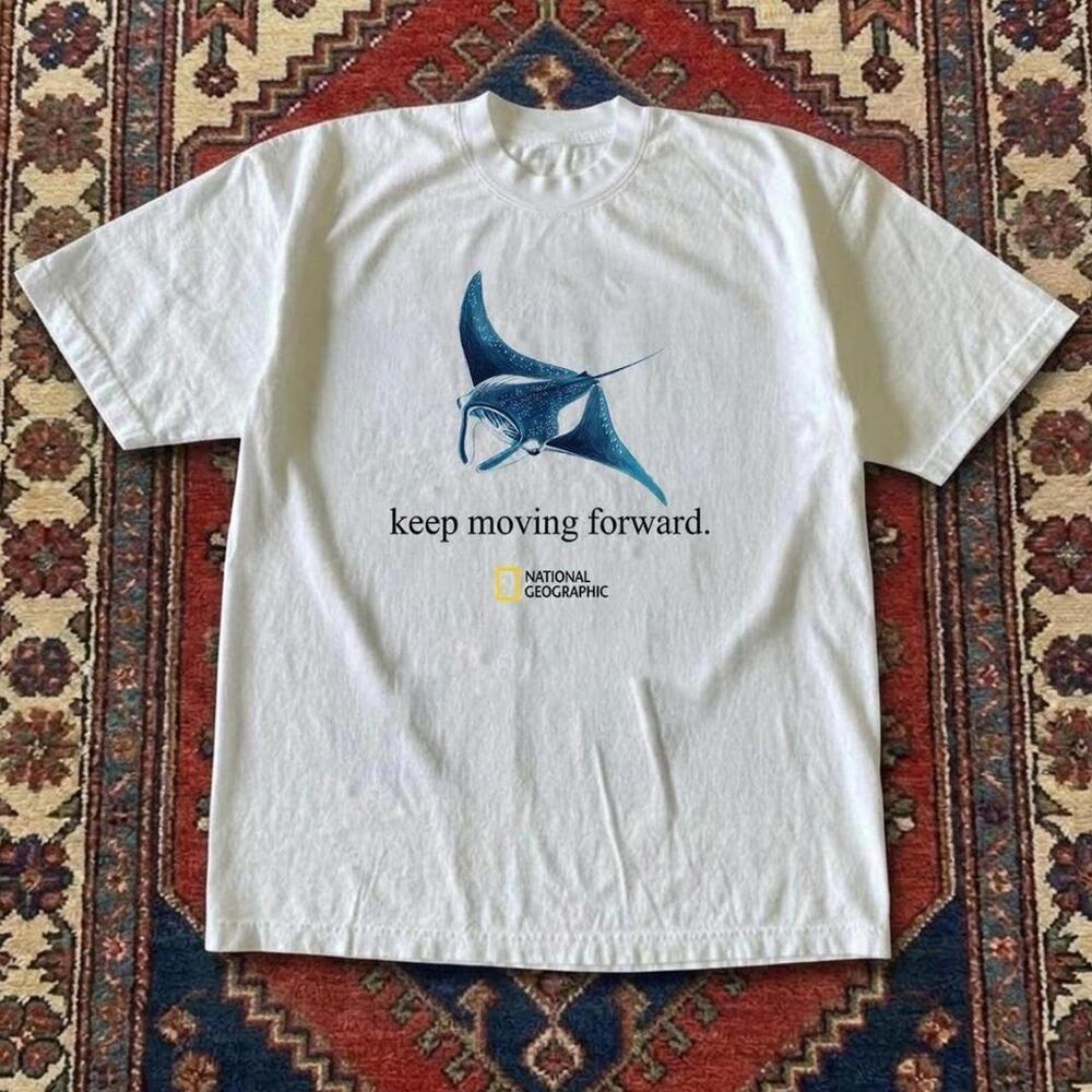 Gildan Men White T-Shirt, Keep Moving Forward National Geographic